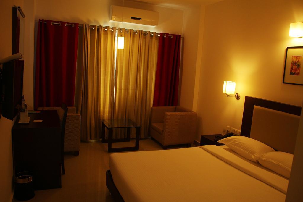 Hotel Hills Park Pathanāmthitta Cameră foto