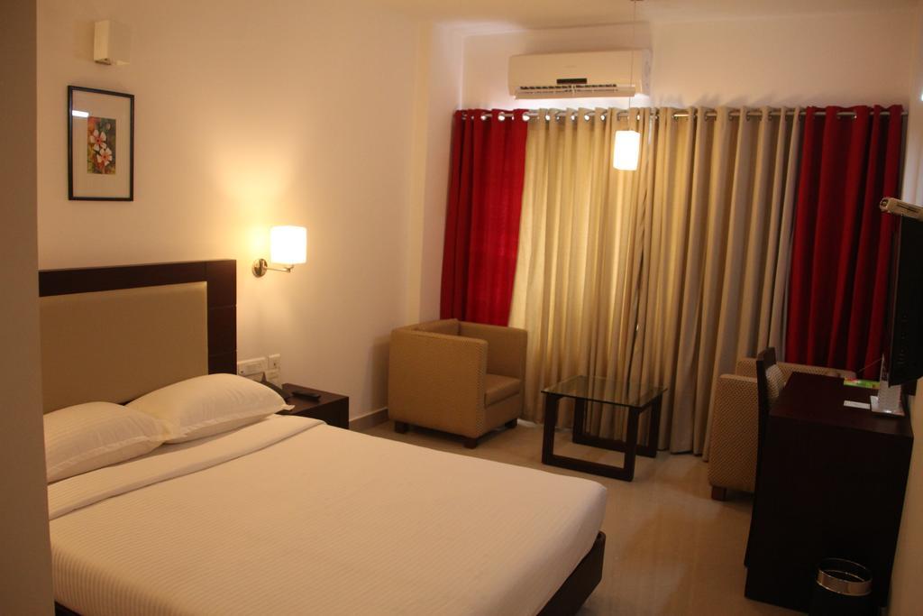 Hotel Hills Park Pathanāmthitta Cameră foto